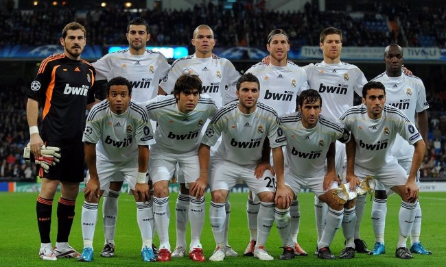 差点绝杀！字母哥抢断詹姆斯雄鹿客场胜湖人，詹姆斯26分9篮板10助攻