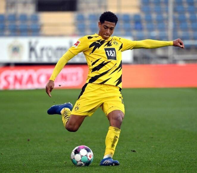 [中超]半场连进三球 上海海港击败河南俱乐部