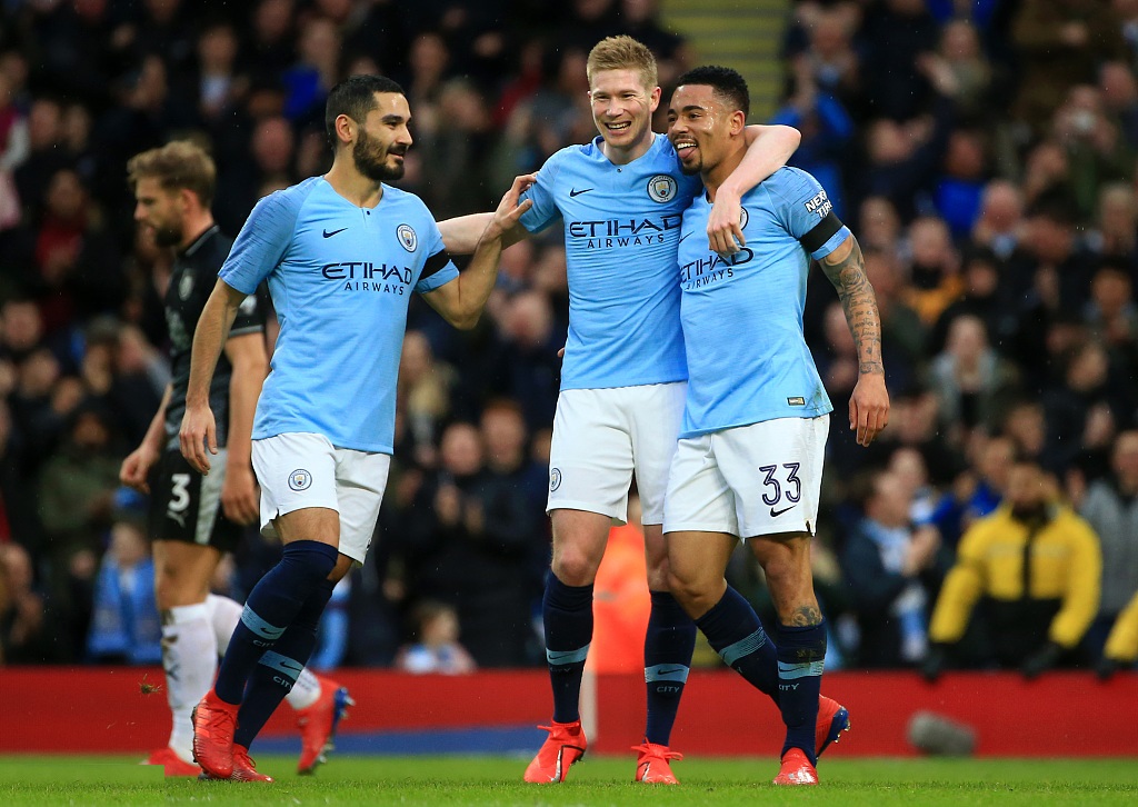 棋牌游戏平台社交属性增强