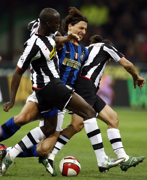 高校电竞学子的热爱，该怎么被接住？