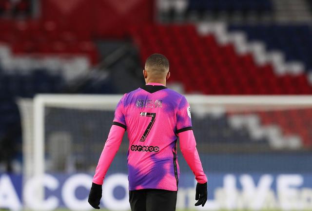 NBA裁判尺度引发争议